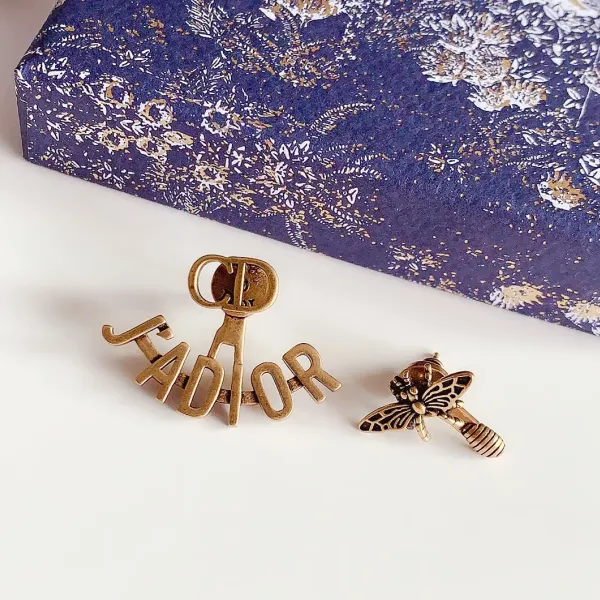 【2026】【DIOR】 ディオール   ファッションスタイルのイヤリング