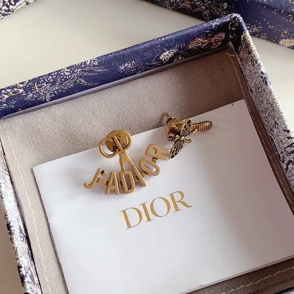 【2026】【DIOR】 ディオール   ファッションスタイルのイヤリング