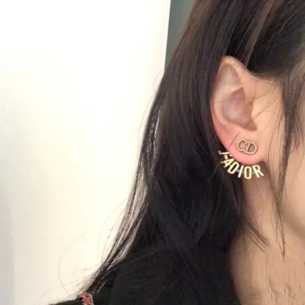 【2026】【DIOR】 ディオール   ファッションスタイルのイヤリング