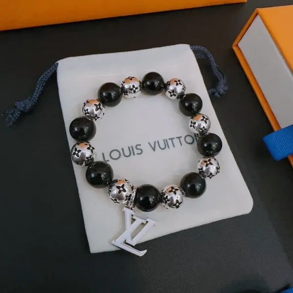 【2026】【LOUIS VUITTON】 ブレスレット、ファッションシンプルなスタイル 【2026】【LOUIS VUITTON】 ブレスレット、ファッションシンプルなスタイル