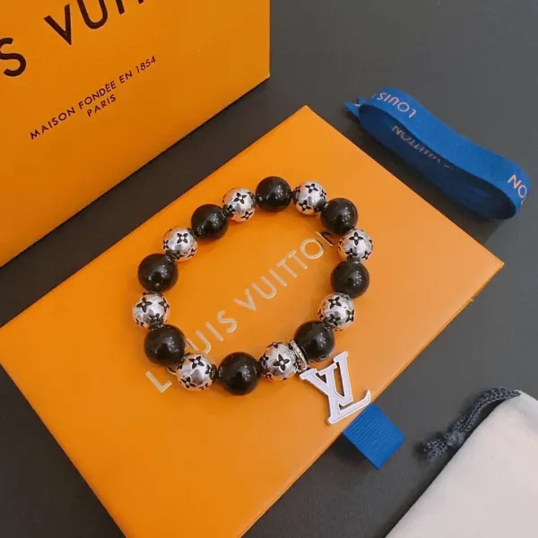 【2026】【LOUIS VUITTON】 ブレスレット、ファッションシンプルなスタイル 【2026】【LOUIS VUITTON】 ブレスレット、ファッションシンプルなスタイル