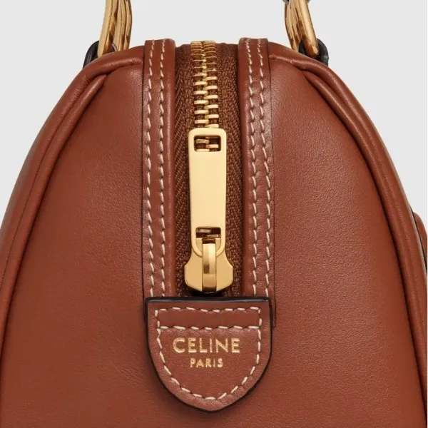【2026】【CELINE】キュイル トリオンフ スモールボストン バック 19.5 x 14 x 7 cm 【2026】【CELINE】キュイル トリオンフ スモールボストン バック 19.5 x 14 x 7 cm