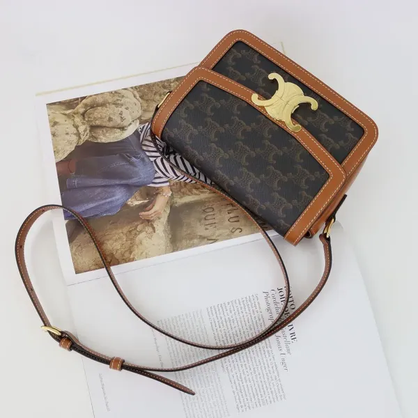 【2026】人気☆CELINE ティーン トリオンフ キャンバス 【2026】人気☆CELINE ティーン トリオンフ キャンバス