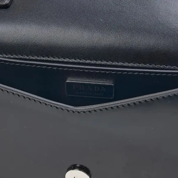 【2026】PRADA 三角ロゴ チェーン ショルダーバック