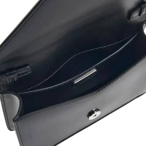 【2026】PRADA 三角ロゴ チェーン ショルダーバック