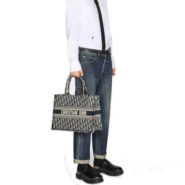 【2026】【Dior】DIOR BOOK TOTE ミディアムバッグディオールオブリーク 36.5*28*17.5CM 【2026】【Dior】DIOR BOOK TOTE ミディアムバッグディオールオブリーク 36.5*28*17.5CM