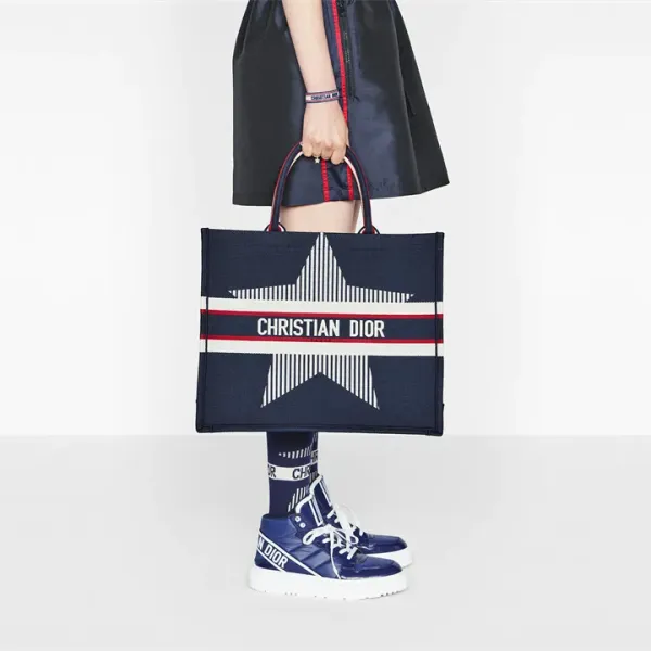 【2026】DIORALPS DIOR BOOK TOTE バッグ 42 x 35 x 18.5 cm 【2026】DIORALPS DIOR BOOK TOTE バッグ 42 x 35 x 18.5 cm