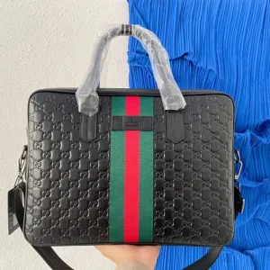【2026】Gucci(グッチ)メンズハンドバッグ 39 x 29 cm 【2026】Gucci(グッチ)メンズハンドバッグ 39 x 29 cm