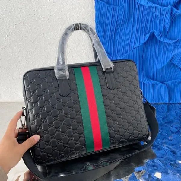 【2026】Gucci（グッチ）メンズハンドバッグ 39 x 29 cm
