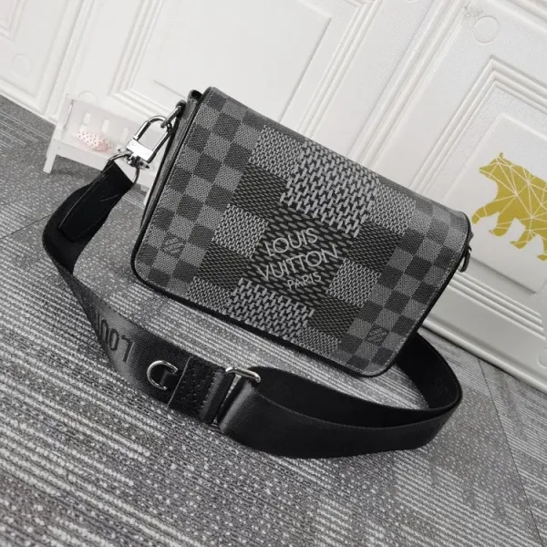 【2026】Louis Vuitton (ルイヴィトン) メッセンジャーバッグ 23.5x14x5cm 【2026】Louis Vuitton (ルイヴィトン) メッセンジャーバッグ 23.5x14x5cm