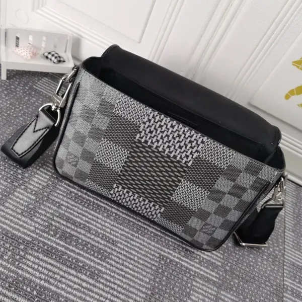 【2026】Louis Vuitton (ルイヴィトン) メッセンジャーバッグ 23.5x14x5cm 【2026】Louis Vuitton (ルイヴィトン) メッセンジャーバッグ 23.5x14x5cm