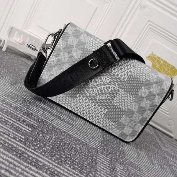 【2026】Louis Vuitton (ルイヴィトン) メッセンジャーバッグ 23.5x14x5cm 【2026】Louis Vuitton (ルイヴィトン) メッセンジャーバッグ 23.5x14x5cm