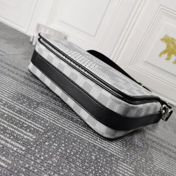 【2026】Louis Vuitton (ルイヴィトン) メッセンジャーバッグ 23.5x14x5cm 【2026】Louis Vuitton (ルイヴィトン) メッセンジャーバッグ 23.5x14x5cm