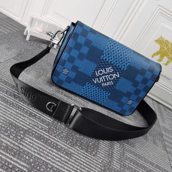 【2026】Louis Vuitton (ルイヴィトン) メッセンジャーバッグ 23.5x14x5cm 【2026】Louis Vuitton (ルイヴィトン) メッセンジャーバッグ 23.5x14x5cm