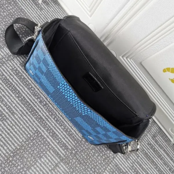 【2026】Louis Vuitton (ルイヴィトン) メッセンジャーバッグ 23.5x14x5cm 【2026】Louis Vuitton (ルイヴィトン) メッセンジャーバッグ 23.5x14x5cm