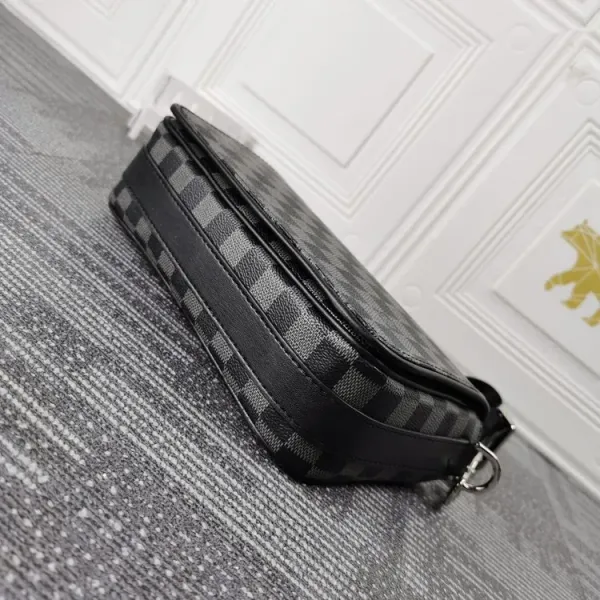 【2026】Louis Vuitton (ルイヴィトン) メッセンジャーバッグ 23.5x14x5cm 【2026】Louis Vuitton (ルイヴィトン) メッセンジャーバッグ 23.5x14x5cm