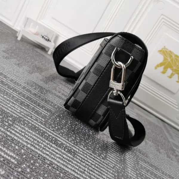 【2026】Louis Vuitton (ルイヴィトン) メッセンジャーバッグ 23.5x14x5cm 【2026】Louis Vuitton (ルイヴィトン) メッセンジャーバッグ 23.5x14x5cm