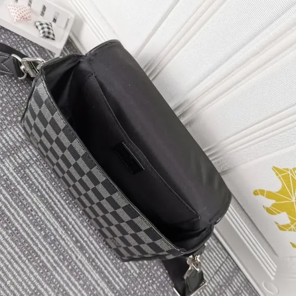 【2026】Louis Vuitton (ルイヴィトン) メッセンジャーバッグ 23.5x14x5cm 【2026】Louis Vuitton (ルイヴィトン) メッセンジャーバッグ 23.5x14x5cm