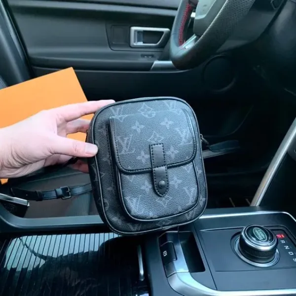 【2026】LV Louis Vuitton （ルイヴィトン） メッセンジャーバッグ 15x17x8cm