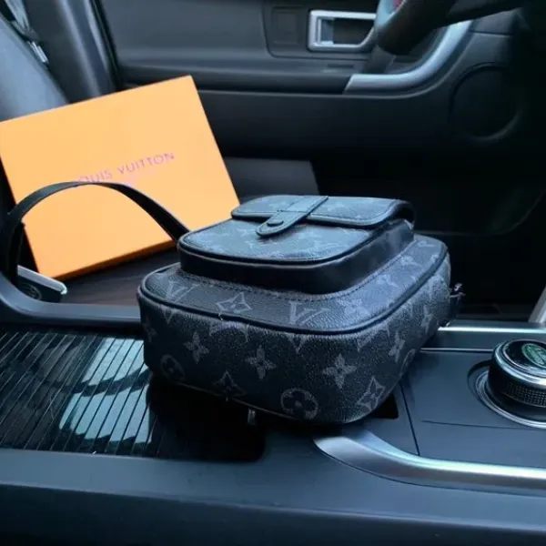 【2026】LV Louis Vuitton （ルイヴィトン） メッセンジャーバッグ 15x17x8cm