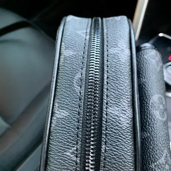 【2026】LV Louis Vuitton （ルイヴィトン） メッセンジャーバッグ 15x17x8cm