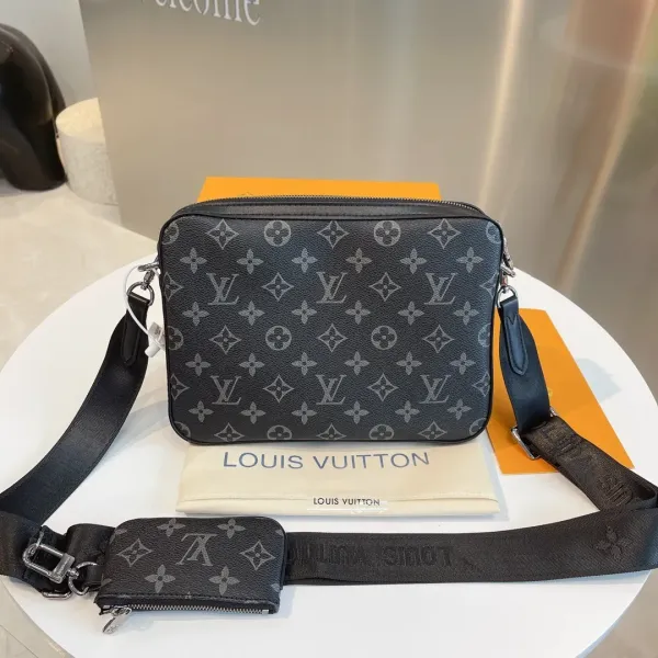 【2026】LouisVuitton ルイヴィトン M69443 トリオ・メッセンジャー 25 x 18.5 x 7 cm