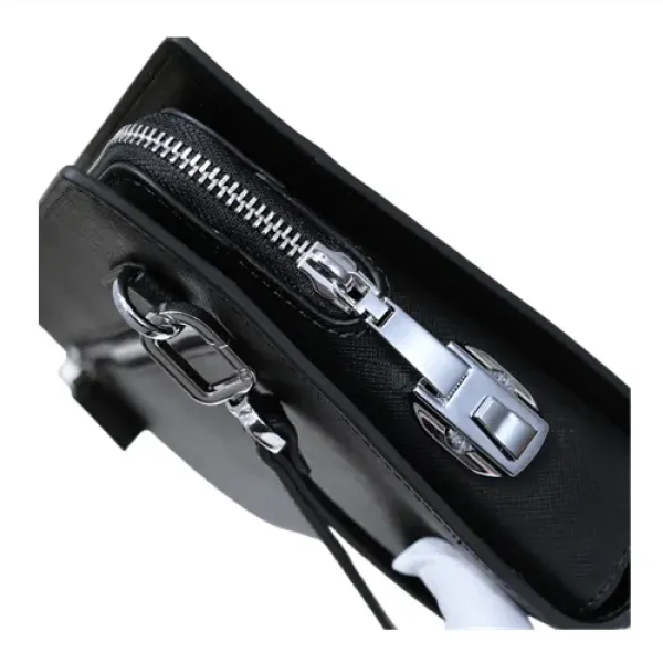 【2026】【PRADA 公式 旗艦店】プラダ クラッチバッグ 当日出荷 好評に付き再入荷! 黒 27*17*6 CM 【2026】【PRADA 公式 旗艦店】プラダ クラッチバッグ 当日出荷 好評に付き再入荷! 黒 27*17*6 CM