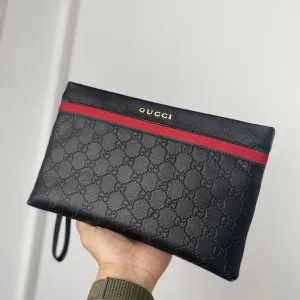 【2026】GUCCI(グッチ)クラッチバッグ 28*18 cm 【2026】GUCCI(グッチ)クラッチバッグ 28*18 cm