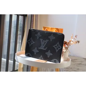 【2026】Louis Vuitton (ルイ・ヴィトン) バッグ 35x25x2 cm 【2026】Louis Vuitton (ルイ・ヴィトン) バッグ 35x25x2 cm