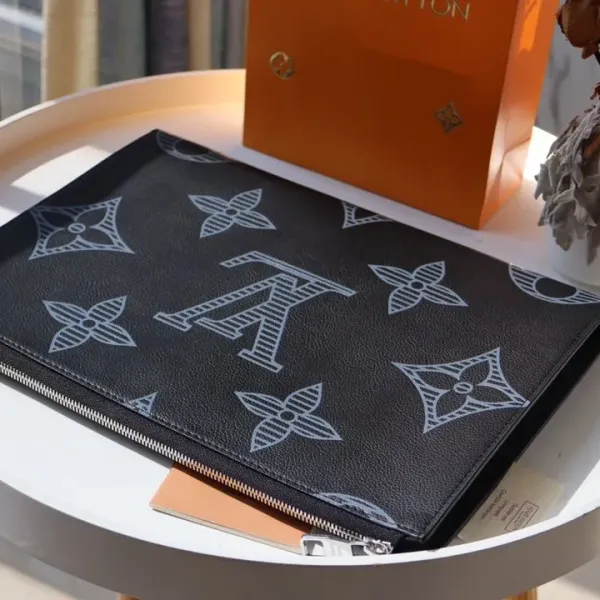【2026】Louis Vuitton (ルイ・ヴィトン) バッグ 35x25x2 cm