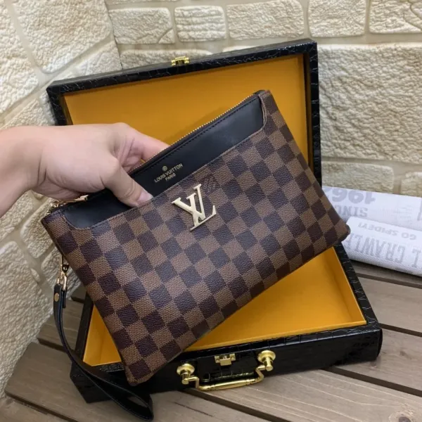 【2026】LOUIS VUITTON（ルイヴィトン）クラッチバッグ 28X19X3cm