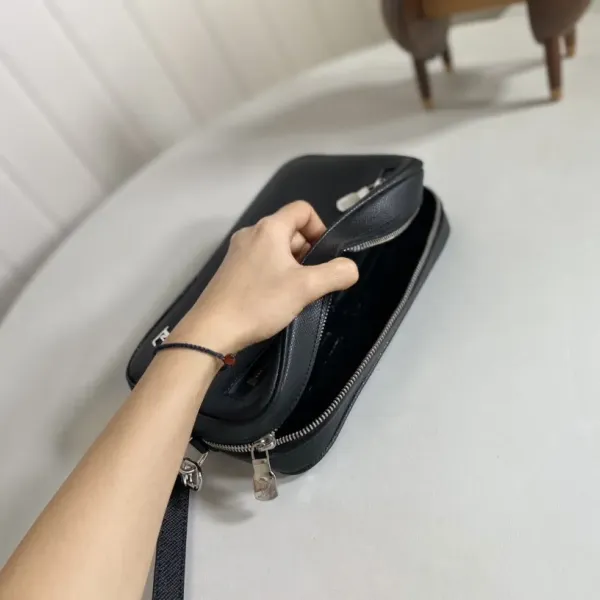 【2026】LV【LOUIS VUITTON公式 旗艦店】ルイヴィトン クラッチバッグ 当日出荷 好評に付き再入荷!25*15.5*6.5cm 【2026】LV【LOUIS VUITTON公式 旗艦店】ルイヴィトン クラッチバッグ 当日出荷 好評に付き再入荷!25*15.5*6.5cm