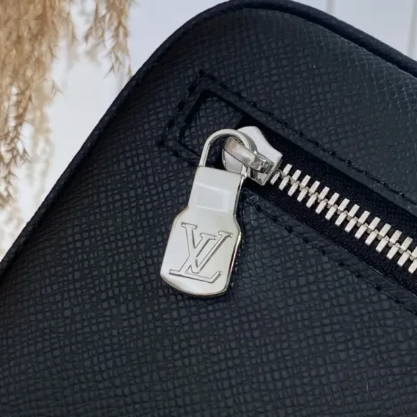 【2026】LV【LOUIS VUITTON公式 旗艦店】ルイヴィトン クラッチバッグ 当日出荷 好評に付き再入荷!25*15.5*6.5cm 【2026】LV【LOUIS VUITTON公式 旗艦店】ルイヴィトン クラッチバッグ 当日出荷 好評に付き再入荷!25*15.5*6.5cm