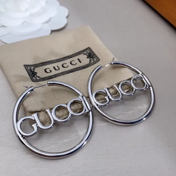 【2026】【GUCCI】クッチ ファッションスタイルのイヤリング 【2026】【GUCCI】クッチ ファッションスタイルのイヤリング