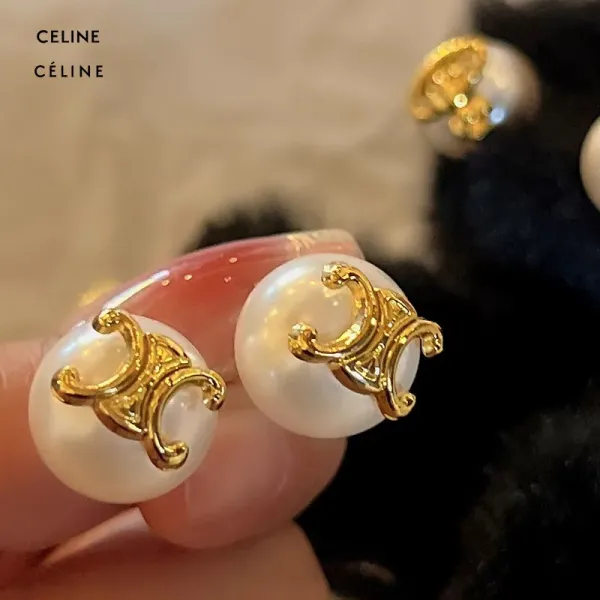 【2026】【CELINE】セリーヌ ファッションスタイルのイヤリング 【2026】【CELINE】セリーヌ ファッションスタイルのイヤリング