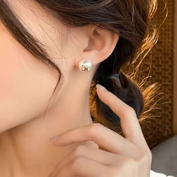 【2026】【CELINE】セリーヌ ファッションスタイルのイヤリング 【2026】【CELINE】セリーヌ ファッションスタイルのイヤリング