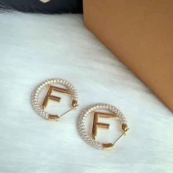 【2026】【FENDI】フェンディ ファッションスタイルのイヤリング 【2026】【FENDI】フェンディ ファッションスタイルのイヤリング