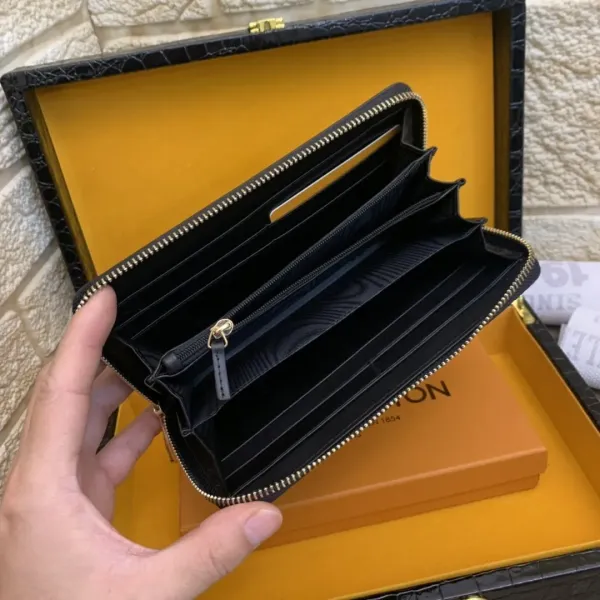 【2026】Louis Vuitton (ルイ・ヴィトン) 財布 19.5x10x2.5cm セール販売 数量限定! 早い者勝ち! 【2026】Louis Vuitton (ルイ・ヴィトン) 財布 19.5x10x2.5cm セール販売 数量限定! 早い者勝ち!