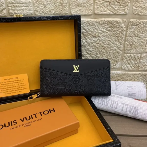 【2026】Louis Vuitton (ルイ・ヴィトン) 財布 19.5x10x2.5cm セール販売 数量限定! 早い者勝ち! 【2026】Louis Vuitton (ルイ・ヴィトン) 財布 19.5x10x2.5cm セール販売 数量限定! 早い者勝ち!