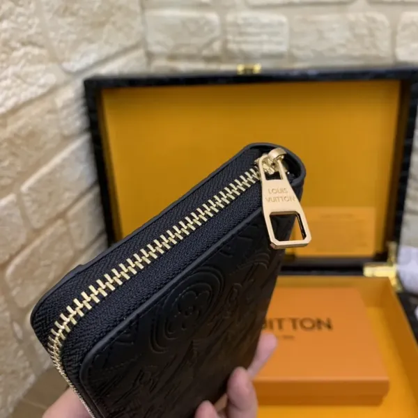 【2026】Louis Vuitton (ルイ・ヴィトン) 財布 19.5x10x2.5cm セール販売 数量限定! 早い者勝ち! 【2026】Louis Vuitton (ルイ・ヴィトン) 財布 19.5x10x2.5cm セール販売 数量限定! 早い者勝ち!