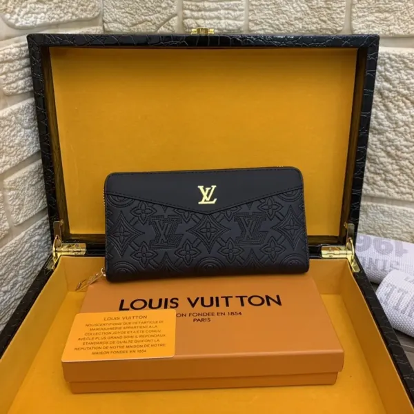 【2026】Louis Vuitton (ルイ・ヴィトン) 財布 19.5x10x2.5cm セール販売 数量限定! 早い者勝ち! 【2026】Louis Vuitton (ルイ・ヴィトン) 財布 19.5x10x2.5cm セール販売 数量限定! 早い者勝ち!