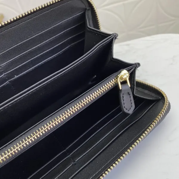 【2026】PRADA（プラダ） 財布19x12cm
