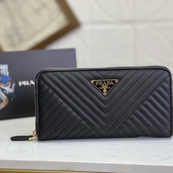 【2026】PRADA（プラダ） 財布19x12cm