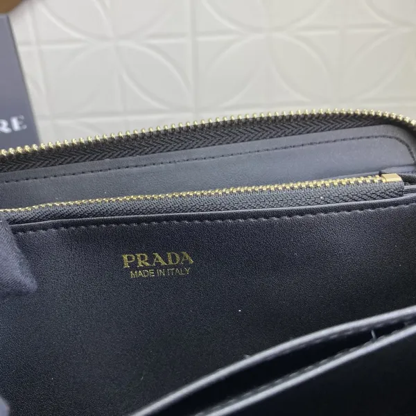 【2026】PRADA（プラダ） 財布19x12cm