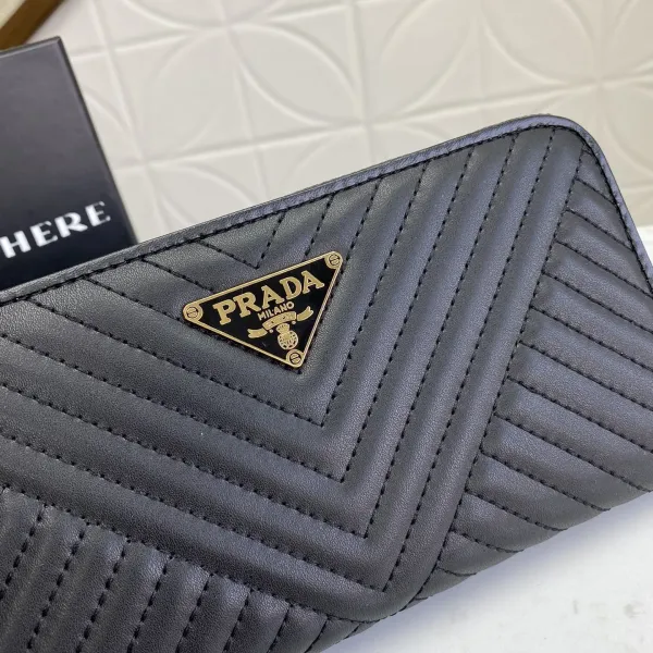 【2026】PRADA（プラダ） 財布19x12cm