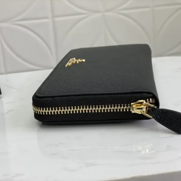 【2026】PRADA（プラダ） 財布19x12cm