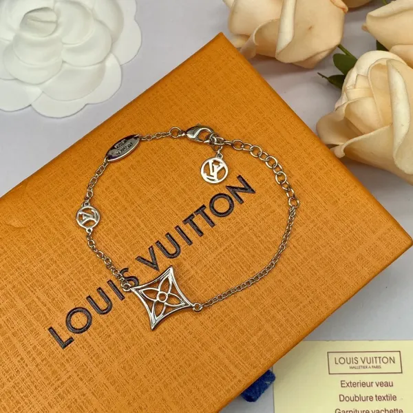 【2026】LV【 LOUIS VUITTON】ブレスレット、ファッションシンプルなスタイル 【2026】LV【 LOUIS VUITTON】ブレスレット、ファッションシンプルなスタイル