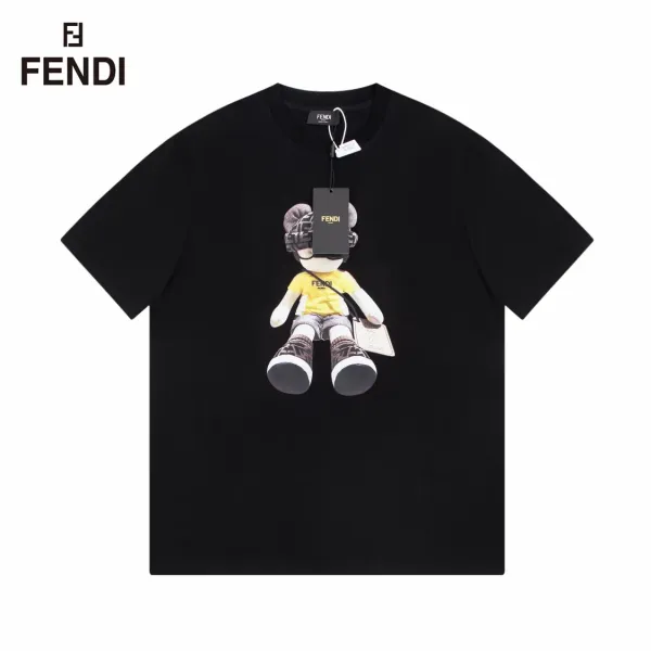 【2026】【 FENDI 公式旗艦店】フェンディ Tシャツ ご好評に付き再入荷! 【2026】【 FENDI 公式旗艦店】フェンディ Tシャツ ご好評に付き再入荷!