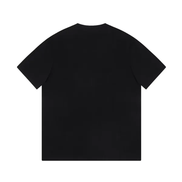 【2026】【 FENDI 公式旗艦店】フェンディ Tシャツ ご好評に付き再入荷! 【2026】【 FENDI 公式旗艦店】フェンディ Tシャツ ご好評に付き再入荷!