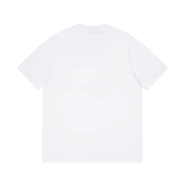 【2026】【 FENDI 公式旗艦店】フェンディ Tシャツ ご好評に付き再入荷! 【2026】【 FENDI 公式旗艦店】フェンディ Tシャツ ご好評に付き再入荷!